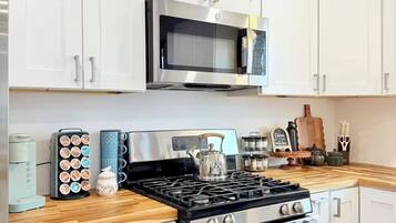 Micro-ondes, four, plaque de cuisson