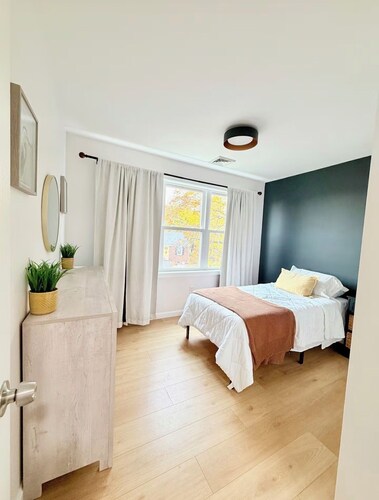 Marvelous 3-bedroom house with AC in North Providence