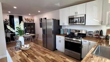 Micro-ondes, four, plaque de cuisson