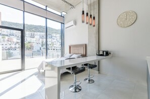 Studio Suite, City View | Iron/ironing board, free WiFi, bed sheets - Magnus (Monterrey)