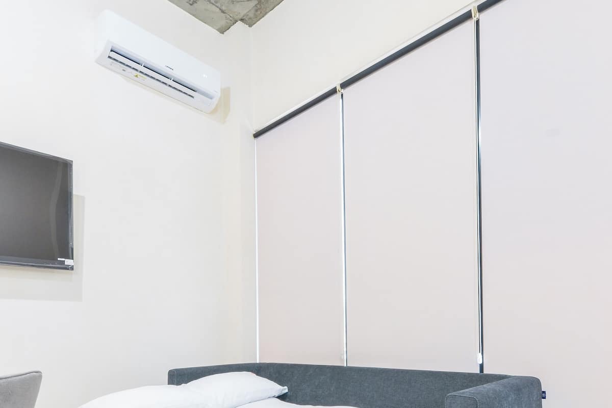 Comfort Room, City View