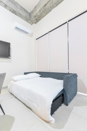 Rom – comfort, byutsikt | Strykejern/-brett og wi-fi (inkludert)