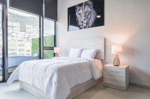 Grand Studio Suite, City View | Iron/ironing board, free WiFi, bed sheets - Magnus (Monterrey)