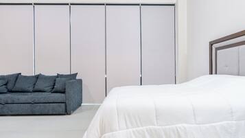 Comfort Studio, City View | Iron/ironing board, free WiFi, bed sheets