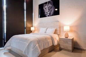 Estudi en suite Grand, vistes a la ciutat | Planxa i posts de planxar, wifi gratuïta i roba de llit 
