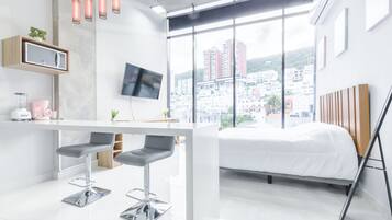 Studio dành cho gia đình, quang cảnh thành phố | Bàn ủi/dụng cụ ủi quần áo, truy cập Internet không dây miễn phí