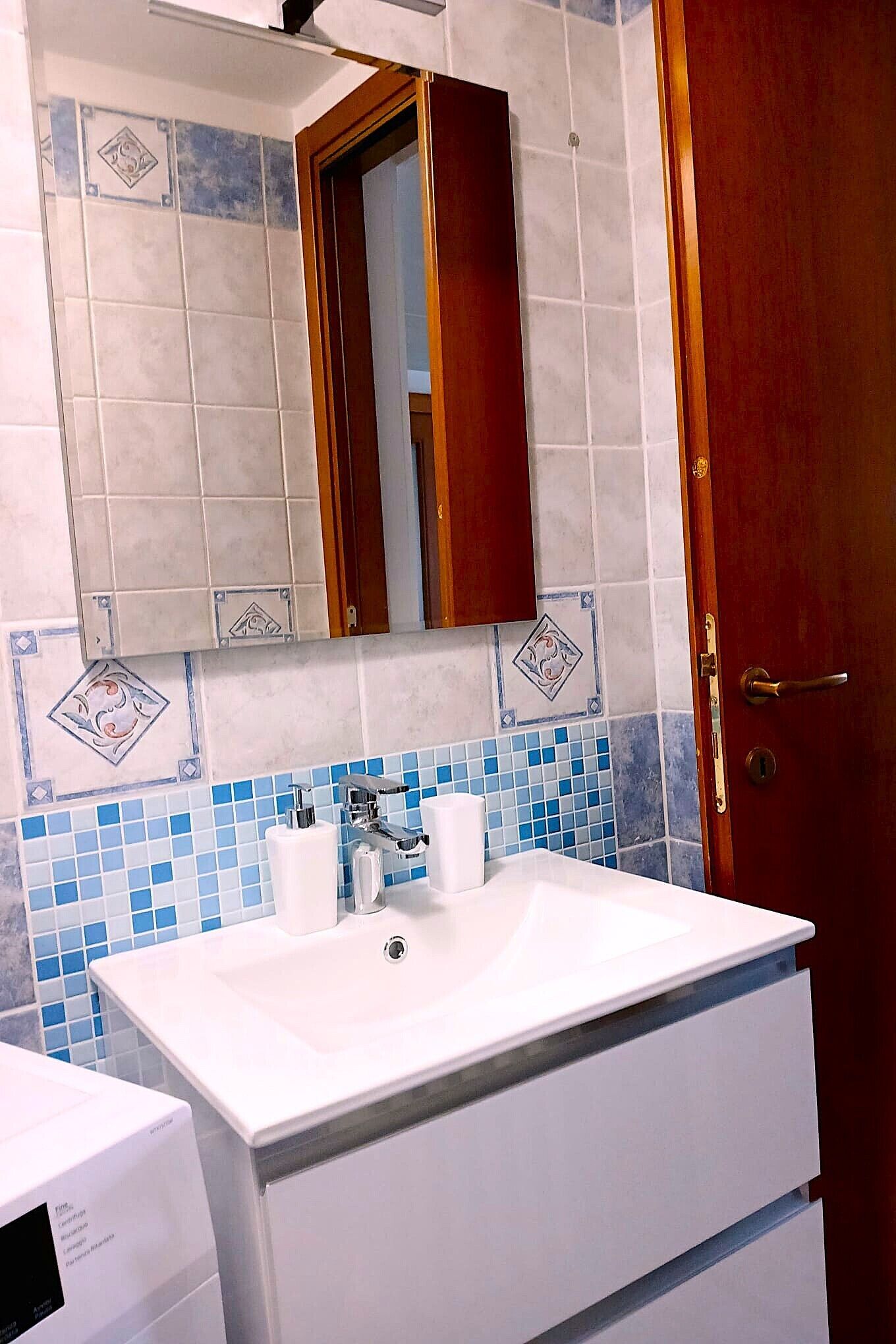 Dusche, Bidet, Handtücher, Seife