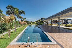 泳池