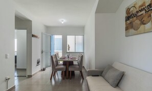 Basic Apartment | Living area | 32-inch Smart TV with digital channels - Apt in Condo w/ Pool in Porto Seguro Tmr0104 (Porto Seguro)