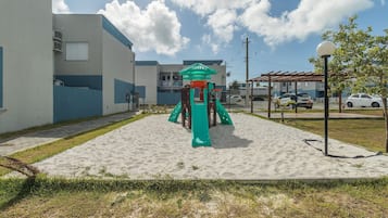 Basic Apartment | Children's area