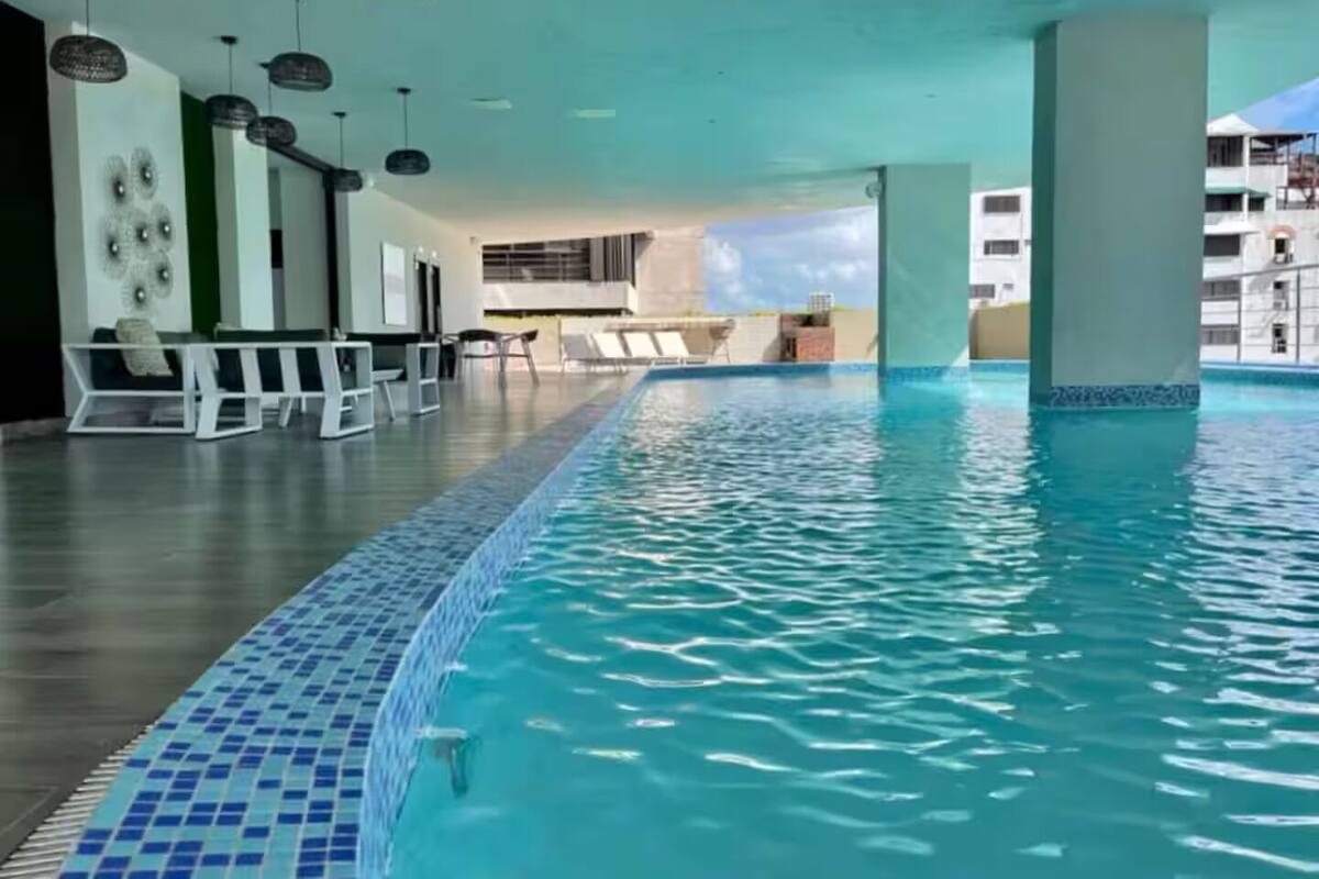 华丽公寓, 阳台, 城市景观 | 泳池 | 室外游泳池