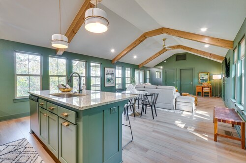 Charming Lakeside 2-bedroom house in beautiful Eagle Rock