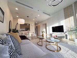 Living area - Luxury 1BHK Downtown Apt w/Pool,Gym,Fast WiFi & 8-min Walk to Burj Khalifa (Dubai)