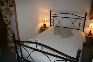 Bügeleisen/Bügelbrett, WLAN, Bettwäsche