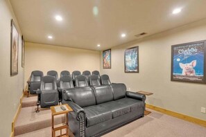 Chalet, Multiple Beds, Pool Access, Mountain View (Splash Mountain Lodge) | Interior - Splash Mountain Lodge (Gatlinburg)