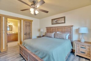 Chalet, Multiple Beds, Pool Access, Mountain View (Splash Mountain Lodge) | 4 bedrooms, individually decorated, individually furnished - Splash Mountain Lodge (Gatlinburg)