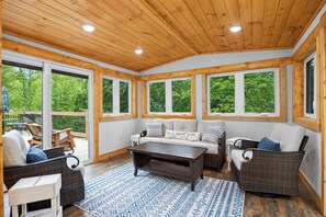 Living area - Selah (Gatlinburg)