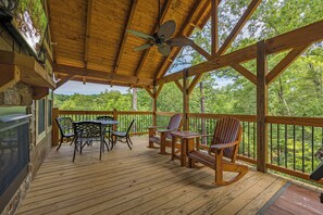 Room, Multiple Beds, Hot Tub, Mountain View (A Majestic Hilltop) | View from room