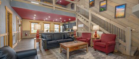 Room, Multiple Beds, Hot Tub, Mountain View (A Majestic Hilltop) | Living area