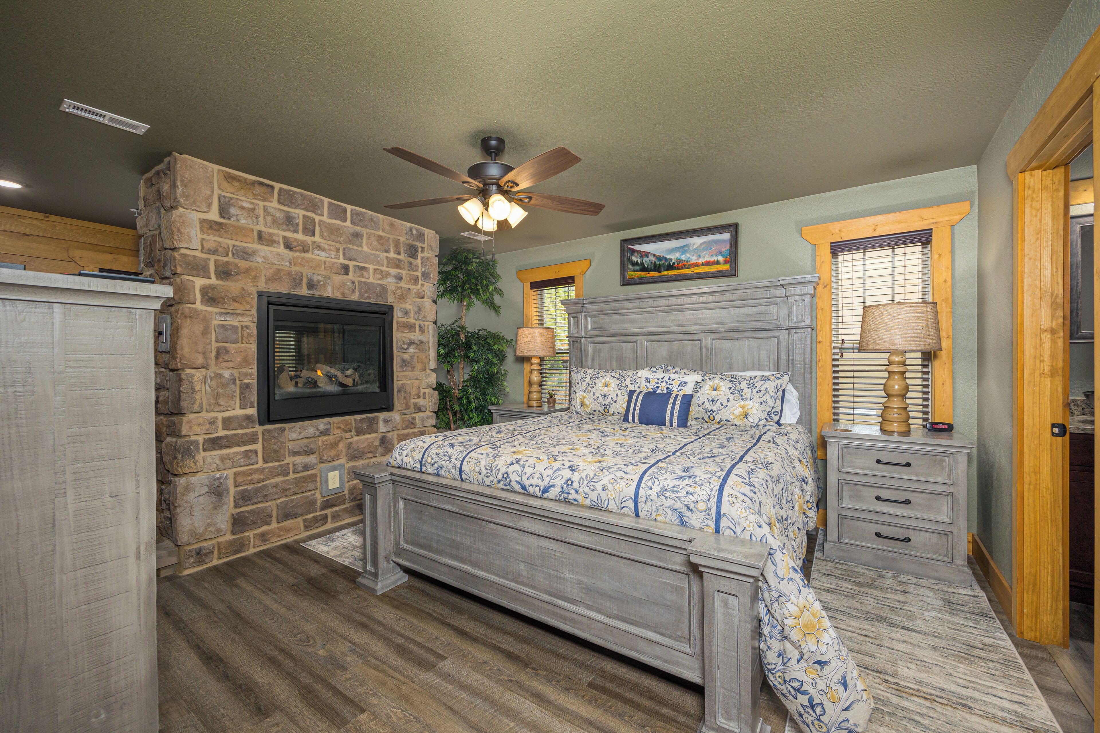 Room, Multiple Beds, Hot Tub, Mountain View (A Majestic Hilltop) | 6 bedrooms, individually decorated, individually furnished, bed sheets