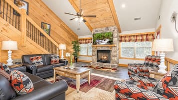 Chalet, Multiple Beds, Hot Tub (BearVue Point) | Living area