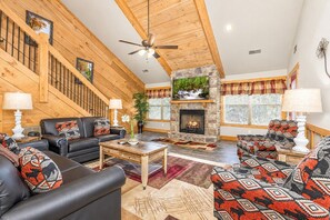 Chalet, Berbilang Katil, Hot Tub (BearVue Point) | Ruang tamu