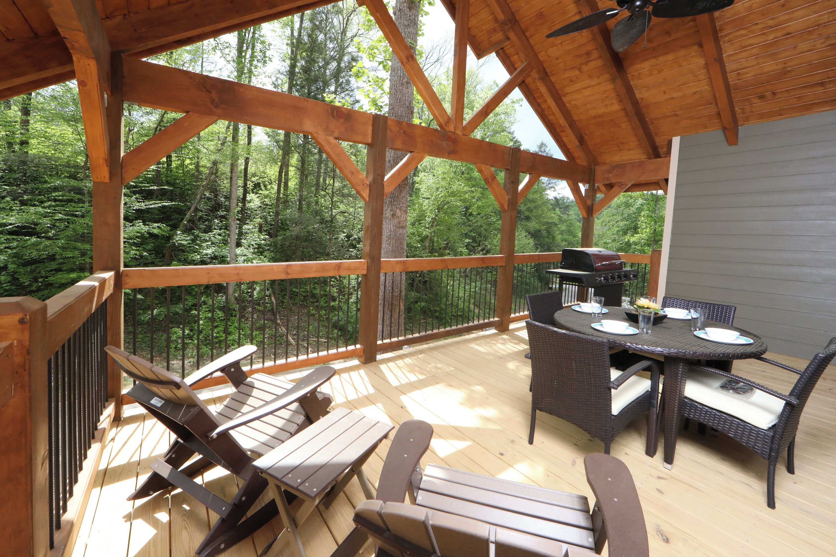 Chalet, plusieurs lits, bain à remous (Head Over Hills) | Vue de la chambre