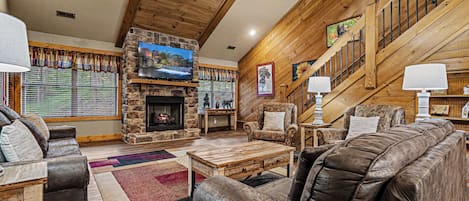 Chalet, varias camas, hidromasaje, vista a la montaña (Ivie Holler) | Área de sala de estar