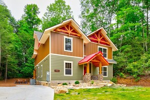 Exterior - Ivie Holler (Gatlinburg)
