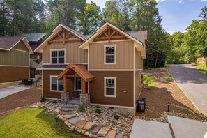 Exterior - Smoky Pines Chalet (Gatlinburg)