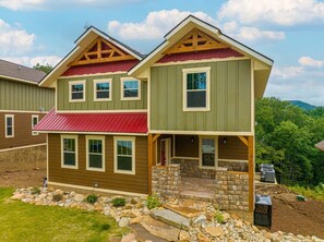 Exterior - Mountain Palace (Gatlinburg)