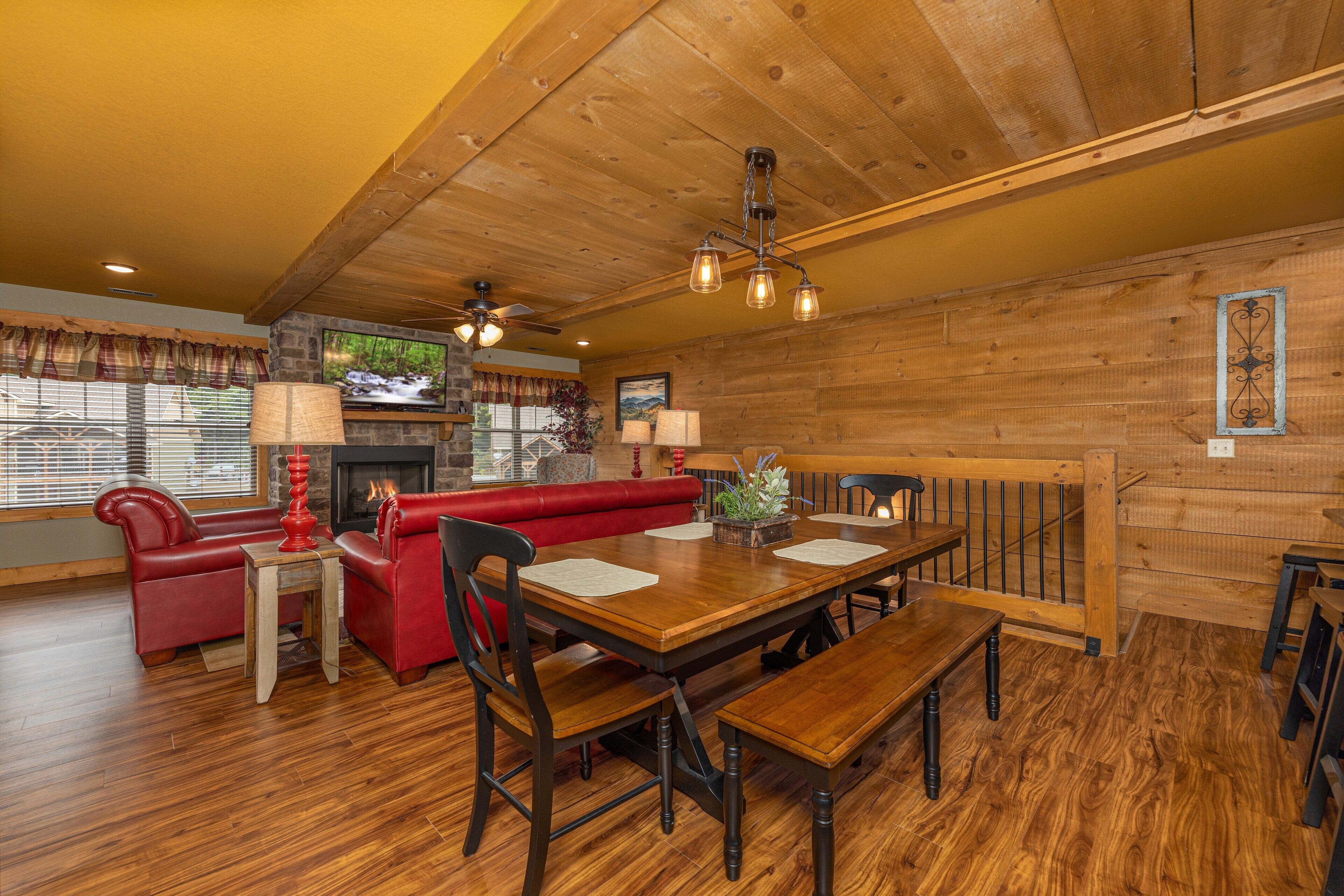 Cabin, Multiple Beds, Hot Tub, Mountain View (Moonshine Manor)