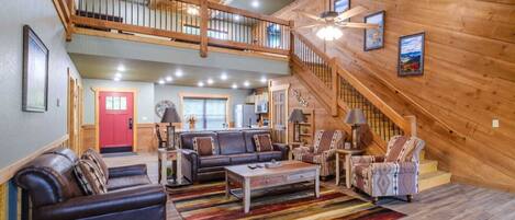 Chalet, Plusieurs lits, baignoire à remous, vue sur la montagne (Heaps O'Fun) | Aire de séjour