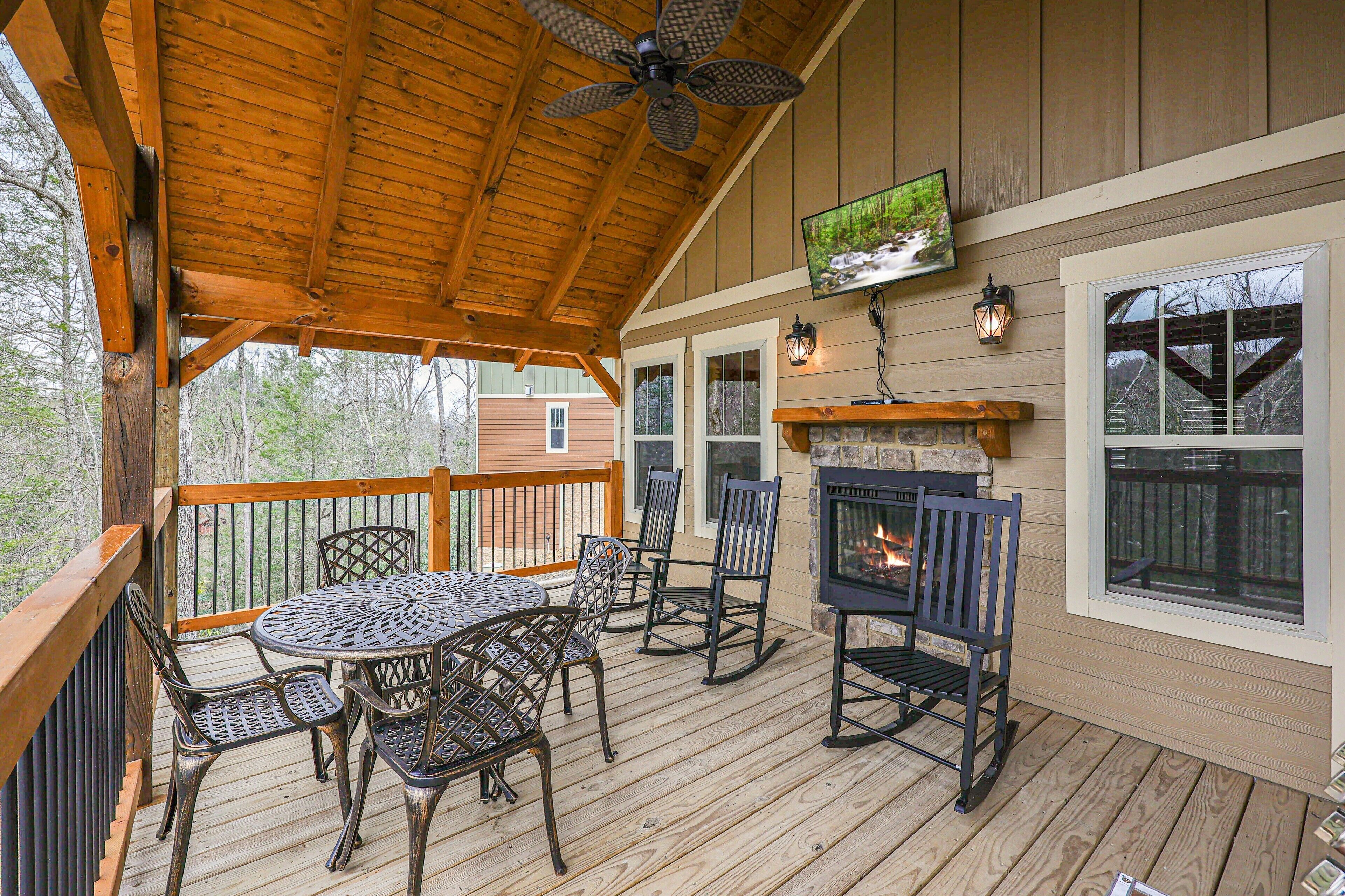 Chalet, useita sänkyjä, pääsy uima-altaalle, vuoristonäköala (Serenity Peak) | Näkymä huoneesta