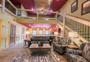 House, Multiple Beds, Pool Access, Mountain View (Lap of Luxury) | Interior - Lap of Luxury (Gatlinburg)
