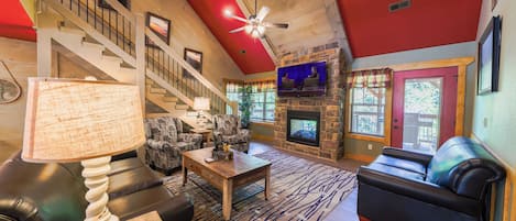 House, Multiple Beds, Pool Access, Mountain View (Lap of Luxury) | Living area