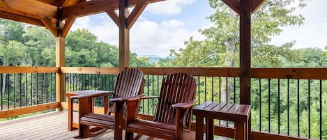 Chalet, useita sänkyjä, pääsy uima-altaalle, vuoristonäköala (Starry Starry Night) | Näkymä huoneesta