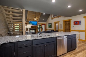 Chalet, Multiple Beds, Pool Access, Mountain View (Tri Star Lodge) | Interior - Tri Star Lodge (Gatlinburg)