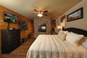Chalet, Multiple Beds, Hot Tub, Mountain View (Misty Mountainside) - Misty Mountainside (Gatlinburg)