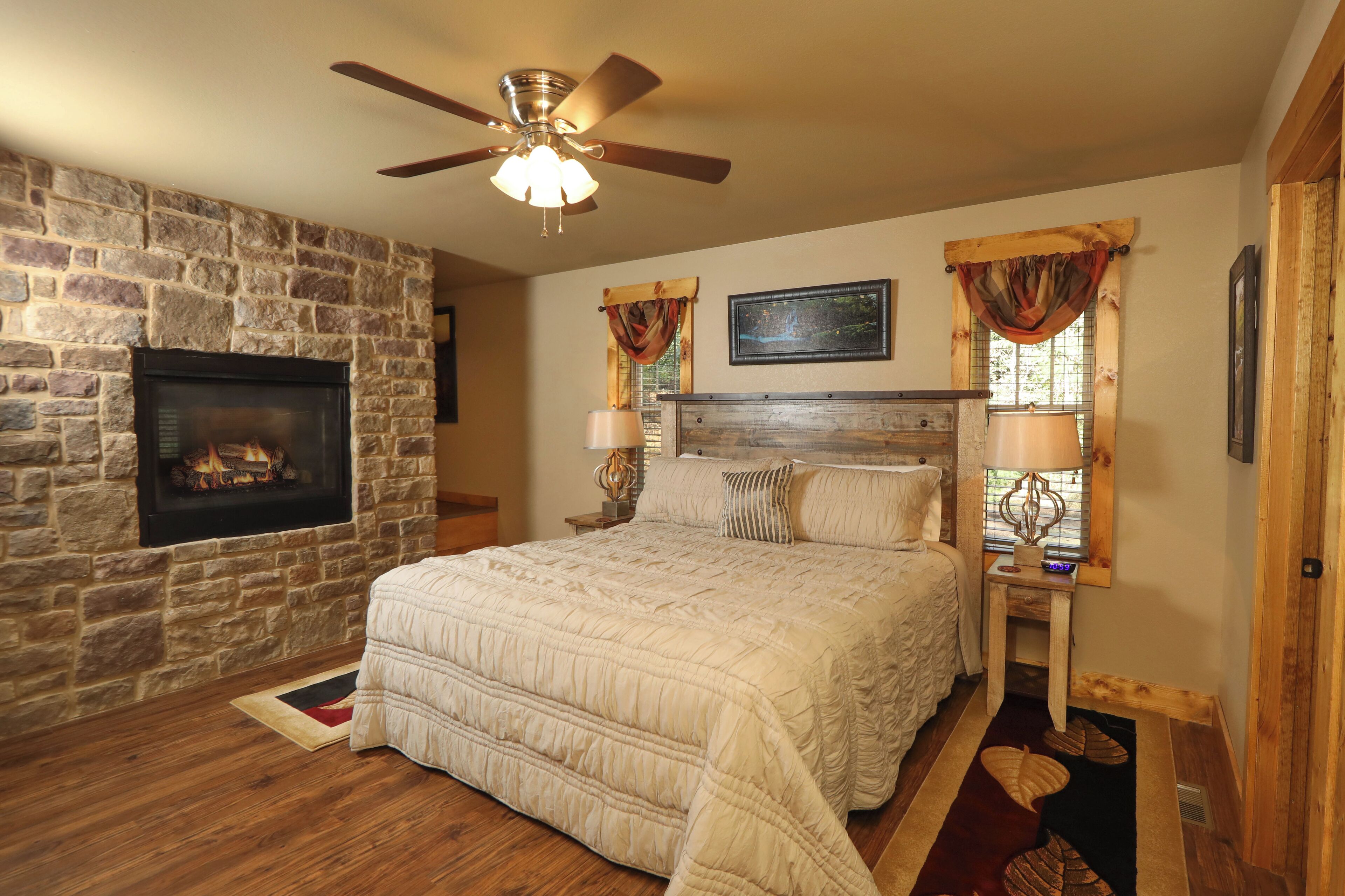 Chalet, plusieurs lits, bain à remous, vue montagne (Misty Mountainside) | 2 chambres, décoration personnalisée, ameublement personnalisé