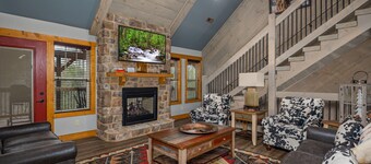 Mountain Sunrise Pool Cottage