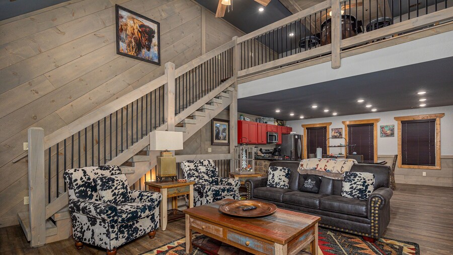 Mountain Sunrise Pool Cottage