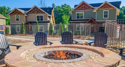 Mountain Sunrise Pool Cottage