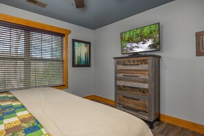 Room, Multiple Beds, Pool Access, Mountain View (Mountain Sunrise Pool Cottage) | 4 bedrooms