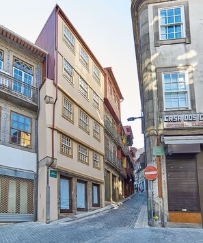 Exterior - Cozy City Retreat in Central Porto by Lisbeyond (Porto)