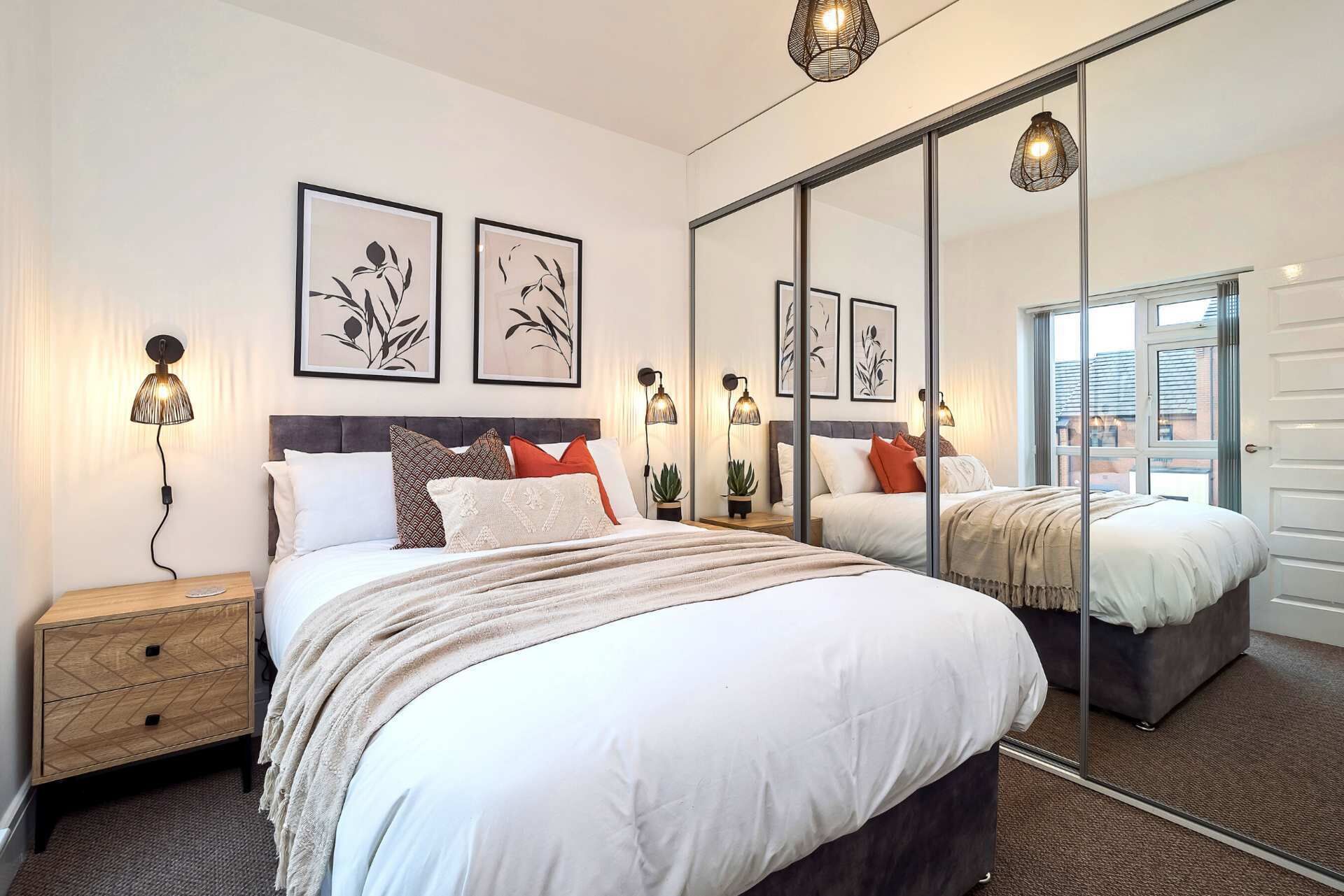 3 bedrooms, iron/ironing board, internet, bed sheets