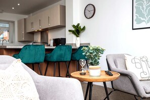 Interior - 3BDR House | Free Private Parking | Private Garden (Stoke-on-Trent)