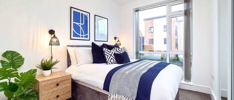 3 bedrooms, iron/ironing board, Internet, bed sheets