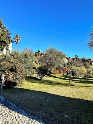 Property grounds - Elegant Apartment inside Villa Fontana (Tremezzo)