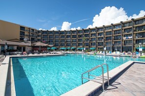 Indoor pool, outdoor pool - Spacious Ocean Front Studio for 4 with Picture-Perfect View! (Daytona Beach Shores)